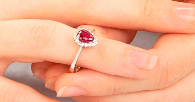 la-importancia-de-cuidar-tus-joyas-con-rubies