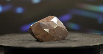 Cómo es “Enigma”, el diamante más caro del mundo que entró al Guinness de los Récords