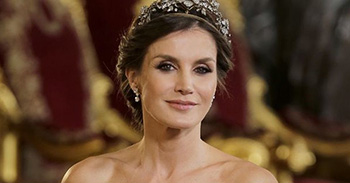 Las joyas 'prohibidas' de la reina Letizia: del anillo de compromiso a los pendientes nupciales