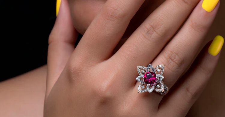 preserva-el-resplandor-importancia-de-cuidar-tus-joyas-con-rubies